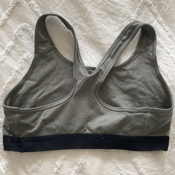 Nike sports bra - Picture 2 of 2